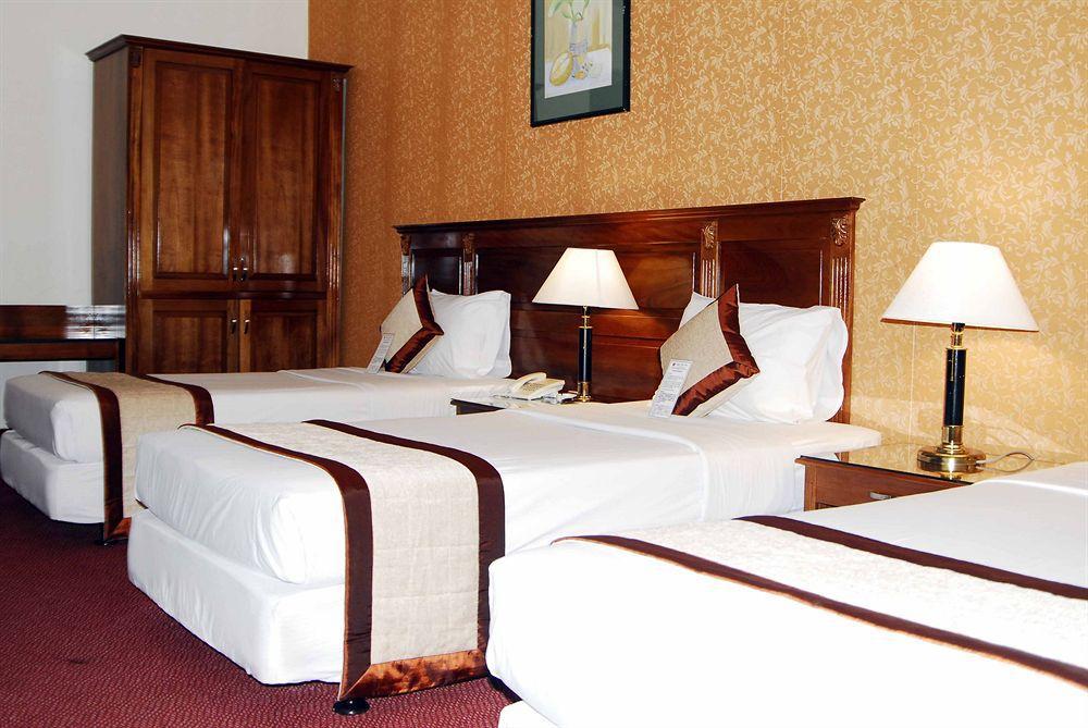 Saigon Star Hotel 4*