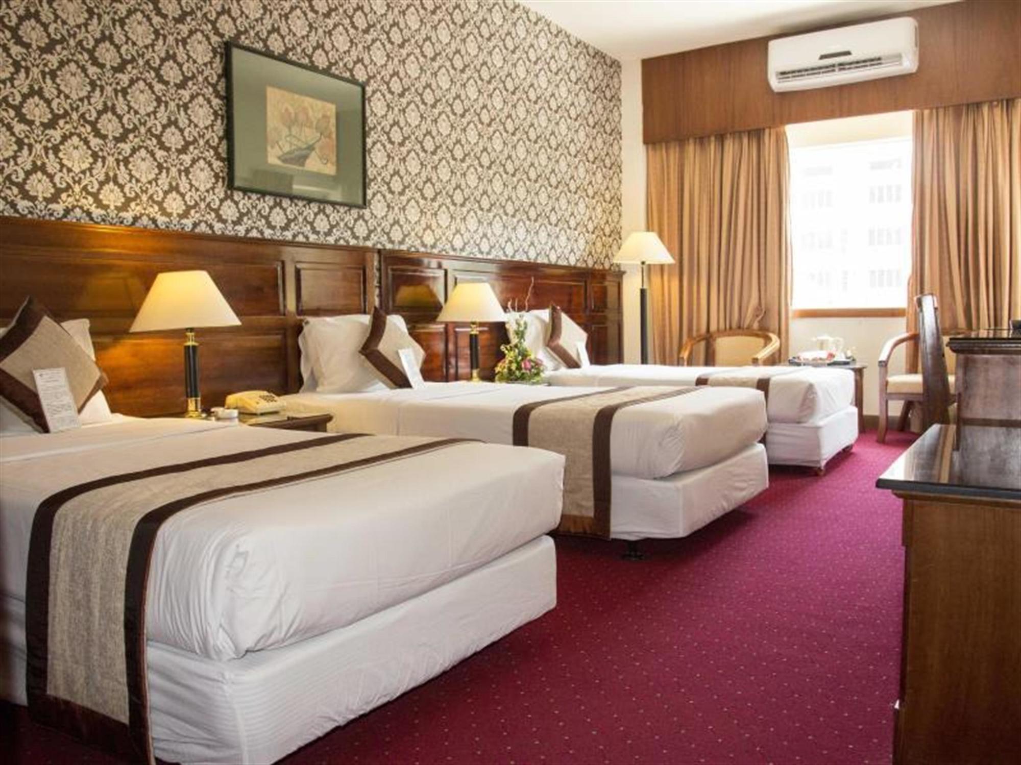 Saigon Star Hotel 4*